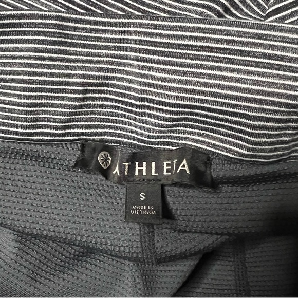 NWOT ATHLETA Striped Size Small Tennis Modern Metro Skort Zip Pockets - Gray - Picture 3 of 11